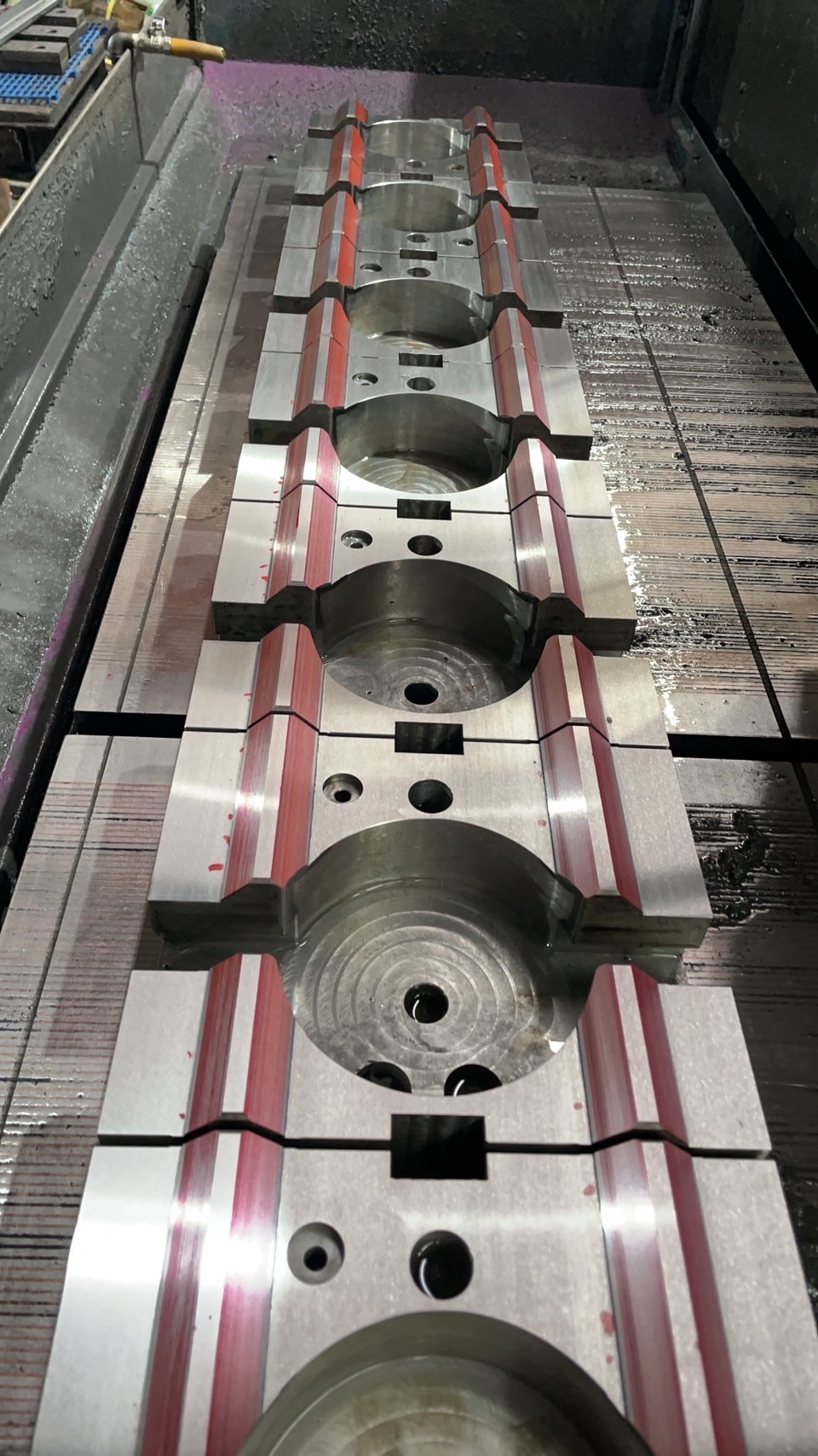 金屬製品加工-Track Housing